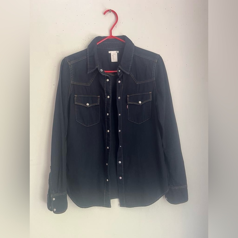 Small Levi’s Top - Picture 6 of 7